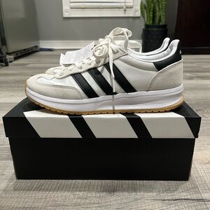 BNWT Womens Adidas Run 70s 2.0
